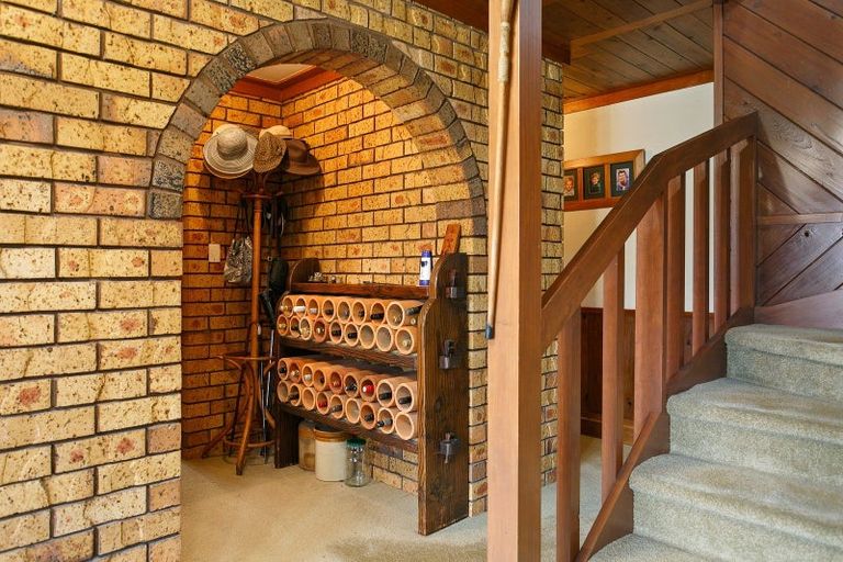 Photo of property in 261 Shakespeare Street, Leamington, Cambridge, 3432