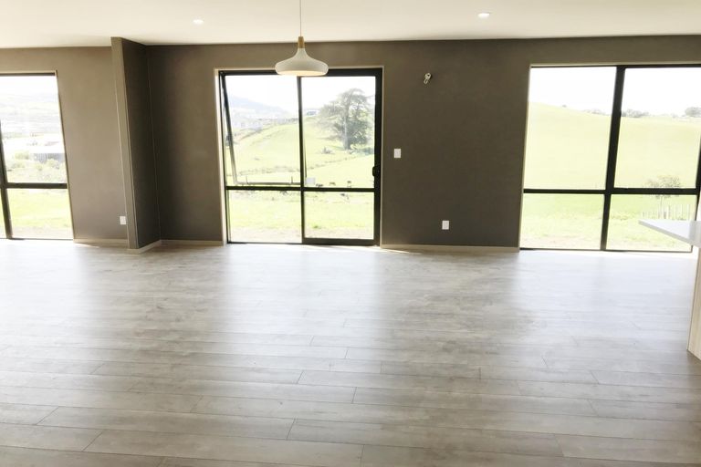 Photo of property in 8 Hillpark Drive, Pokeno, 2402