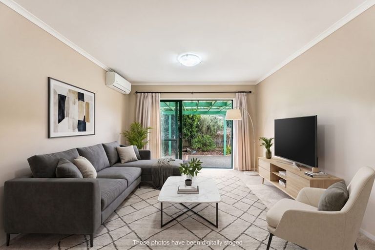 Photo of property in 4 Craiburn Street, Ranui, Auckland, 0612