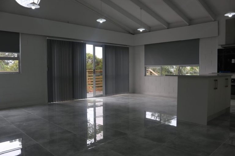 Photo of property in 475 Whangaparaoa Road, Stanmore Bay, Whangaparaoa, 0932