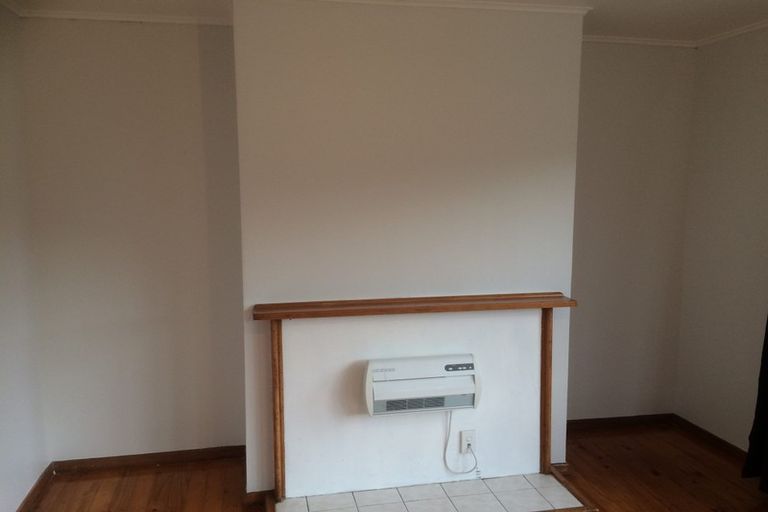 Photo of property in 34 Roberts Street, Tawa, Wellington, 5028