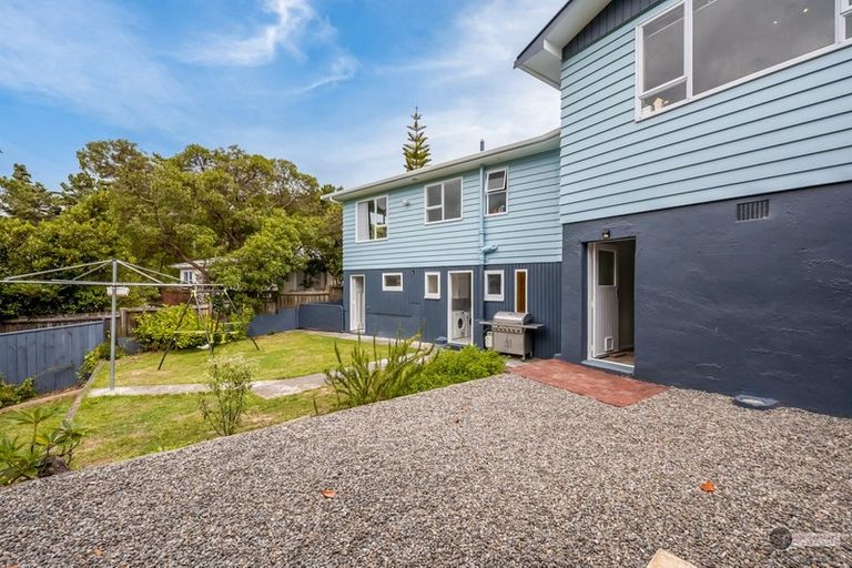 Photo of property in 8 Cedar Street, Maungaraki, Lower Hutt, 5010