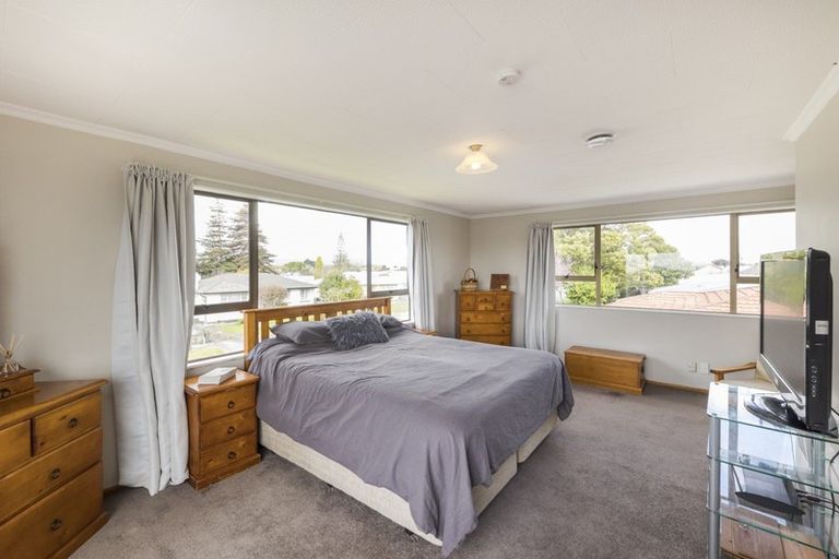 Photo of property in 21 Glasgow Street, Takaro, Palmerston North, 4412