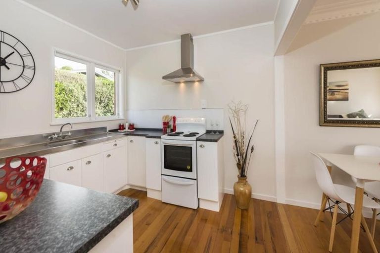 Photo of property in 3/3 Penzance Road, Mairangi Bay, Auckland, 0630
