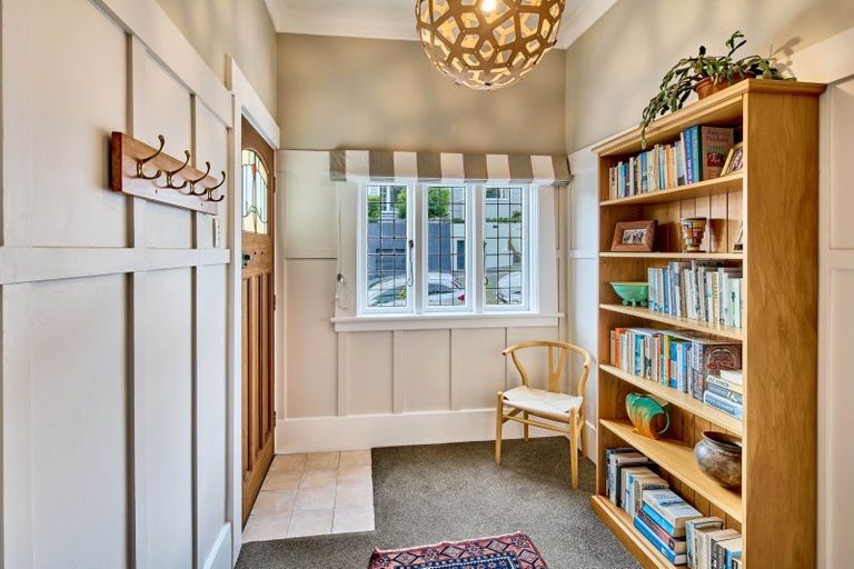 Photo of property in 44 Glen Road, Kelburn, Wellington, 6012