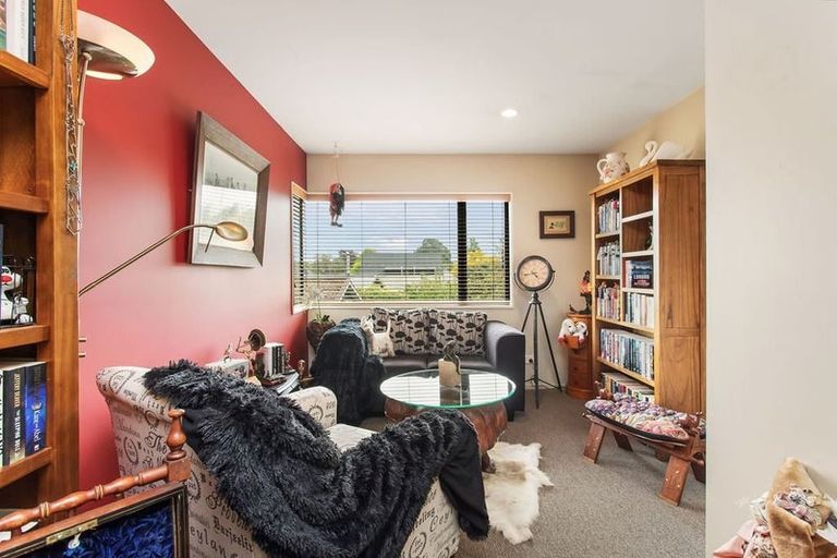 Photo of property in 17a Young Street, Somerfield, Christchurch, 8024