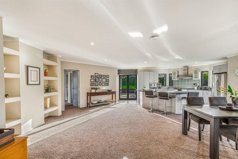 Photo of property in 87 Te Wharau Drive, Greenhithe, Auckland, 0632