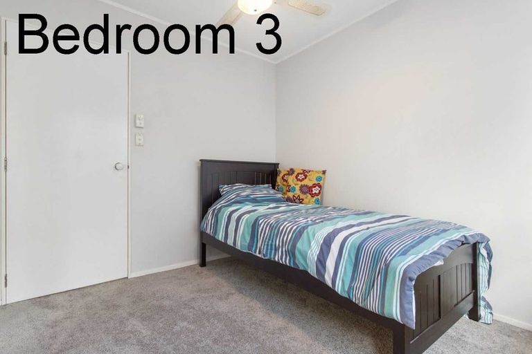 Photo of property in 10 Tanoa Place, Glendene, Auckland, 0602