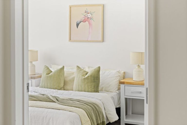 Photo of property in 1/113 Beach Road, Te Atatu Peninsula, Auckland, 0610