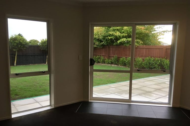 Photo of property in 6 Perrin Place, Darfield, 7510