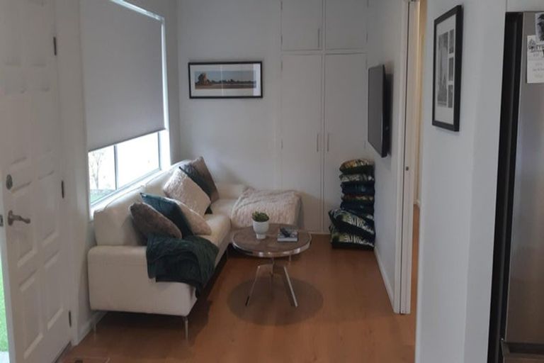 Photo of property in 2/37b Main Road, Redcliffs, Christchurch, 8081