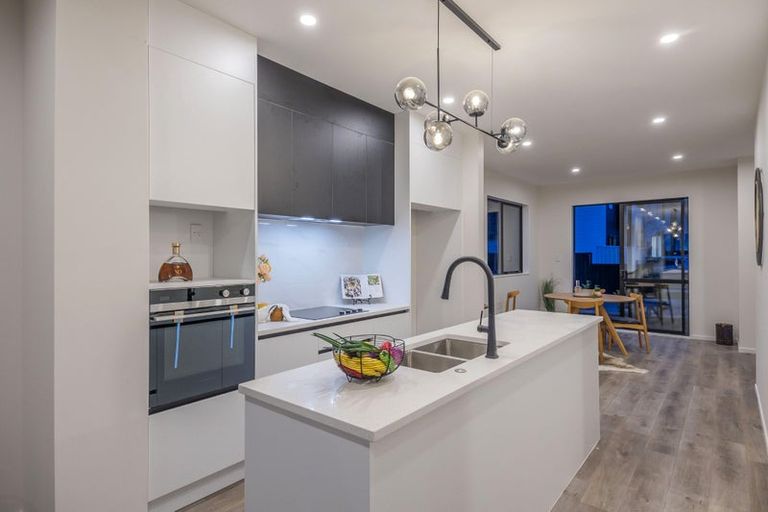 Photo of property in 9 Whawhaki Lane, Kumeu, 0810