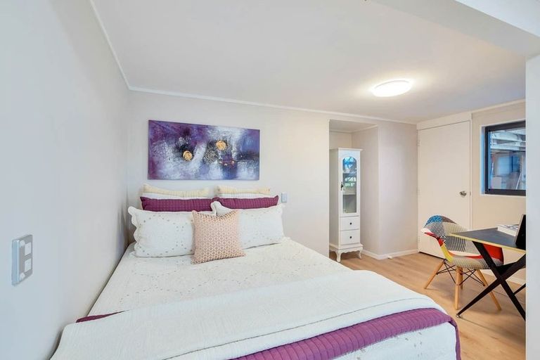 Photo of property in 25 Compton Street, Hillcrest, Auckland, 0627