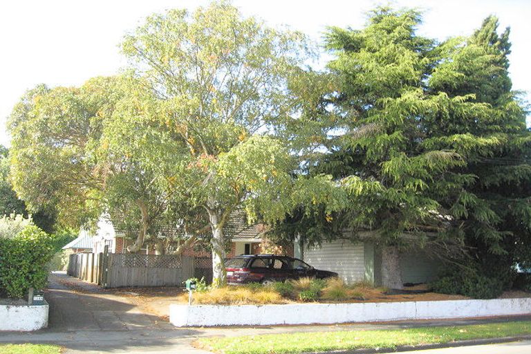Photo of property in 1/134 Waimairi Road, Ilam, Christchurch, 8041