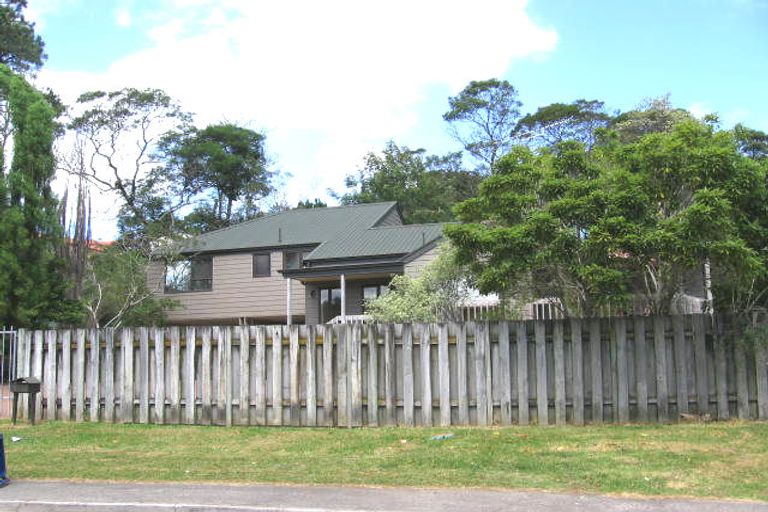 Photo of property in 61 Gatman Street, Birkdale, Auckland, 0626