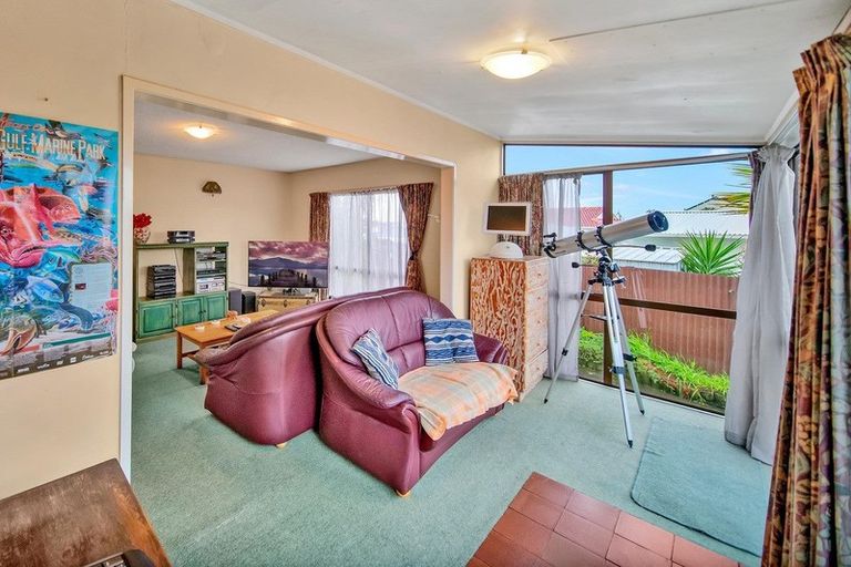 Photo of property in 2 Romilly Court, Papakura, 2110