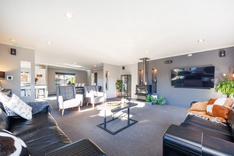 Photo of property in 12 Liberty Grove, Kelvin Grove, Palmerston North, 4414