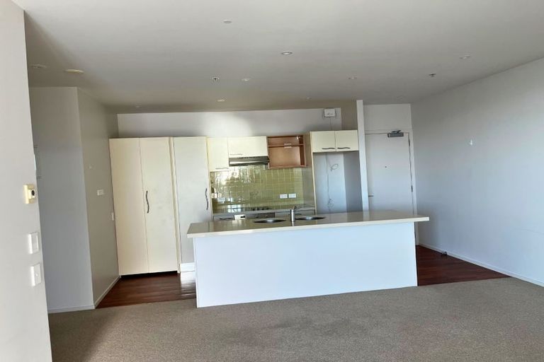 Photo of property in 803/11 Tamariki Avenue, Kelston, Auckland, 0602