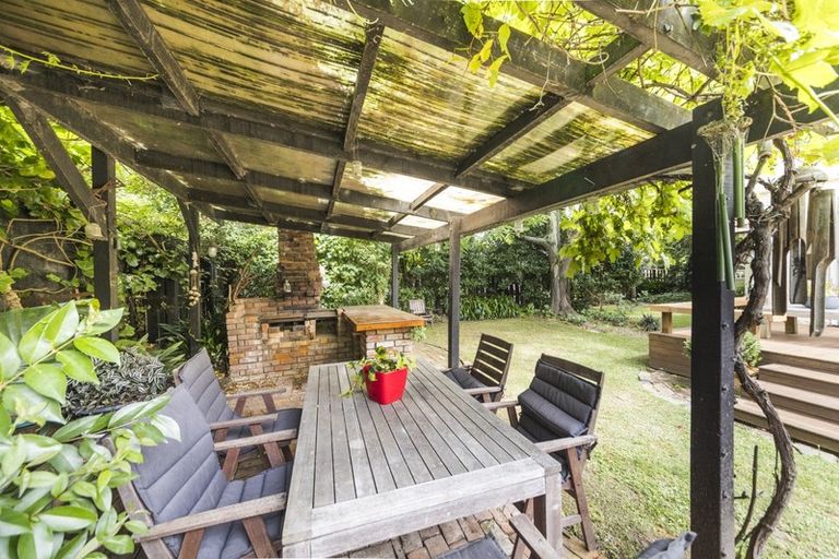 Photo of property in 27 Alan Street, Palmerston North, 4414