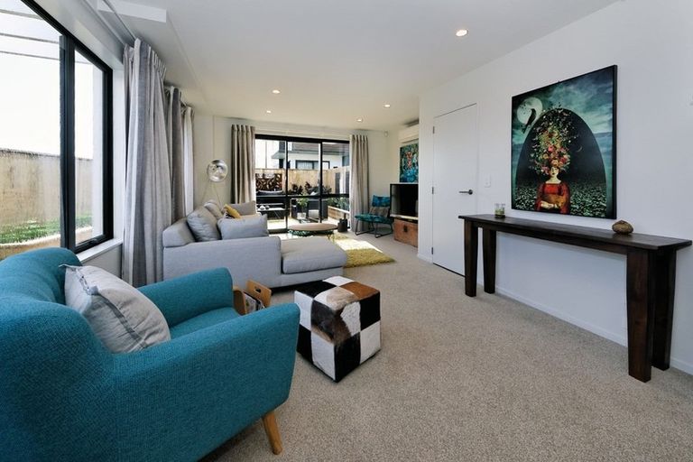 Photo of property in 51 Carder Court, Hobsonville, Auckland, 0618