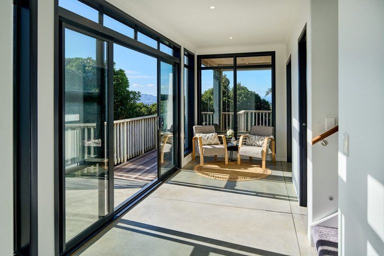 Photo of property in 4 Caughley Grove, Karori, Wellington, 6012