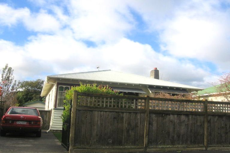 Photo of property in 39 Lyndhurst Street, Takaro, Palmerston North, 4412