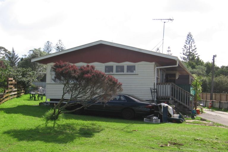 Photo of property in 1/17 Sarona Avenue, Glen Eden, Auckland, 0602