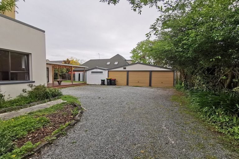 Photo of property in 67 Memorial Avenue, Ilam, Christchurch, 8053