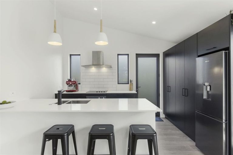 Photo of property in 9a William Bayes Place, Red Beach, 0932