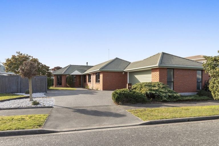 Photo of property in 8 Orlando Crescent, Waimairi Beach, Christchurch, 8083