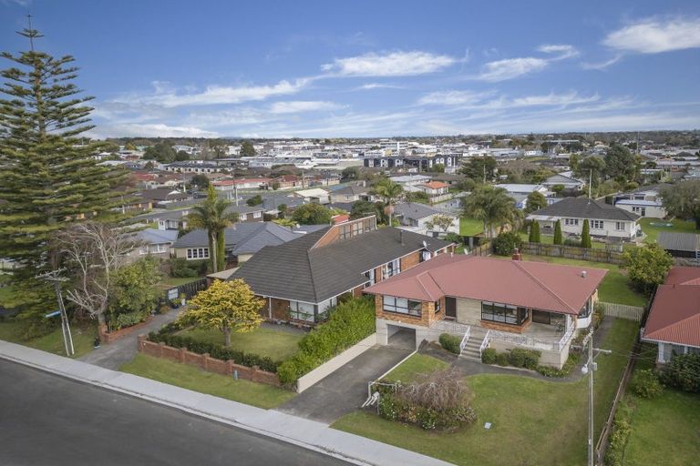 Photo of property in 10 Renwick Street, Papakura, 2110
