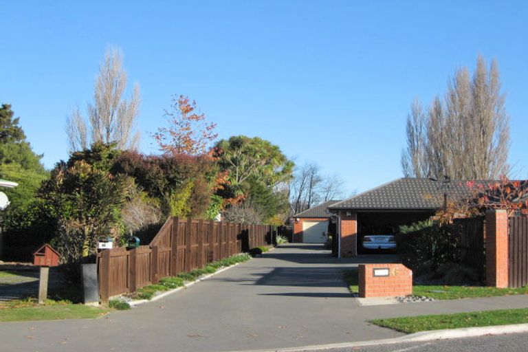 Photo of property in 48 Winters Road, Redwood, Christchurch, 8051