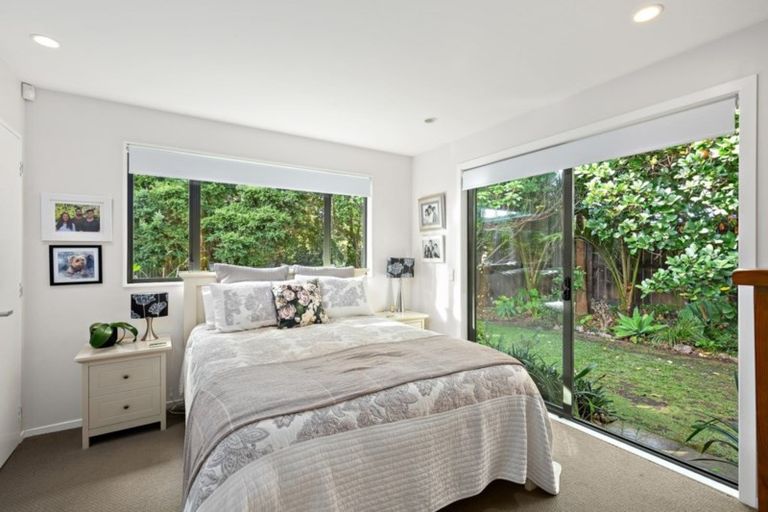 Photo of property in 12 Riverside Drive, Point Wells, 0986