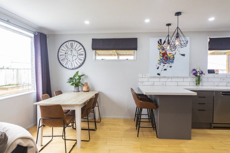 Photo of property in 8 Bryce Place, Kelvin Grove, Palmerston North, 4414