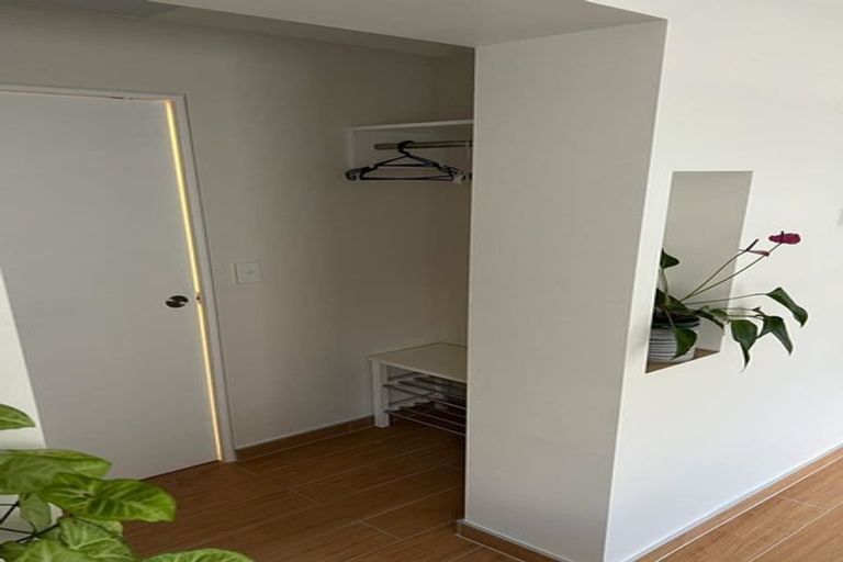 Photo of property in 11 Meadow Crescent, Te Atatu South, Auckland, 0602