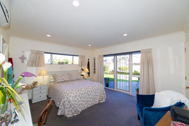 Photo of property in 33 Kensington Drive, Taradale, Napier, 4112