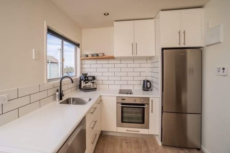 Photo of property in 1/72l Kitchener Road, Milford, Auckland, 0620