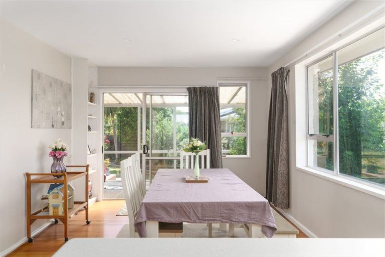 Photo of property in 30 Greendale Avenue, Avonhead, Christchurch, 8042