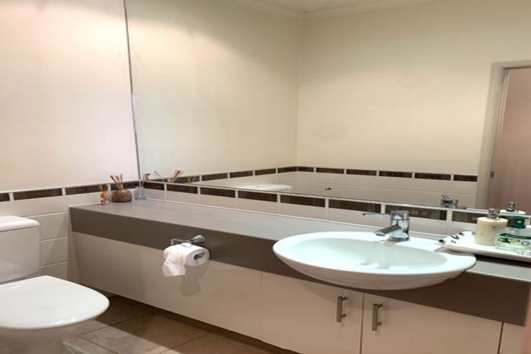 Photo of property in 28 Ockleston Landing, Hobsonville, Auckland, 0618