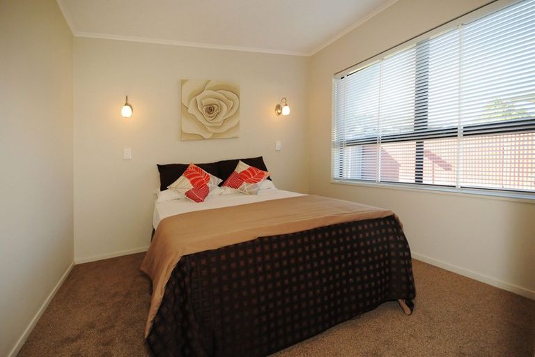 Photo of property in 36 Chester Street, Taradale, Napier, 4112