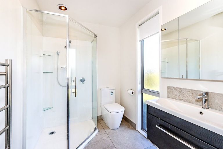 Photo of property in 21 Royal Park Drive, Parklands, Christchurch, 8083