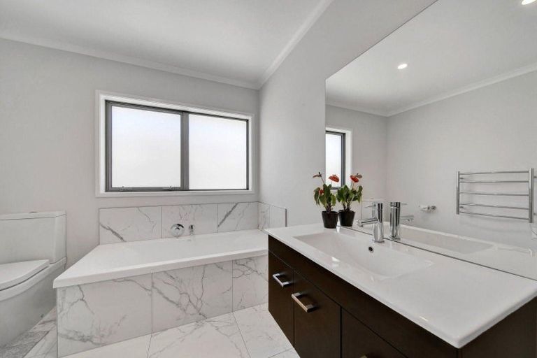 Photo of property in 23 Garrett Drive, Whalers Gate, New Plymouth, 4310