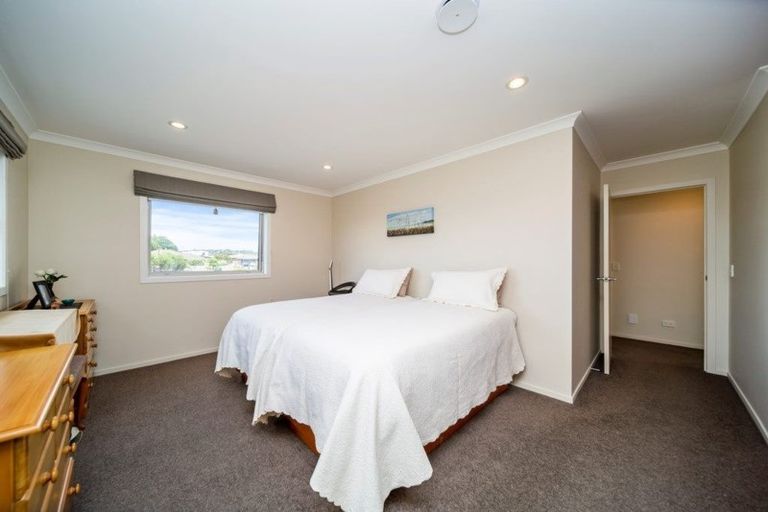 Photo of property in 9 Manukaka Heights, Hurdon, New Plymouth, 4310