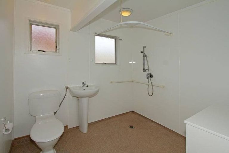 Photo of property in 1/4046 Great North Road, Glen Eden, Auckland, 0602