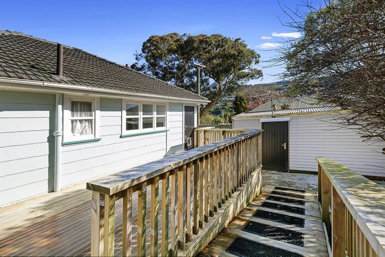 Photo of property in 9 Kowhai Street, Tawa, Wellington, 5028