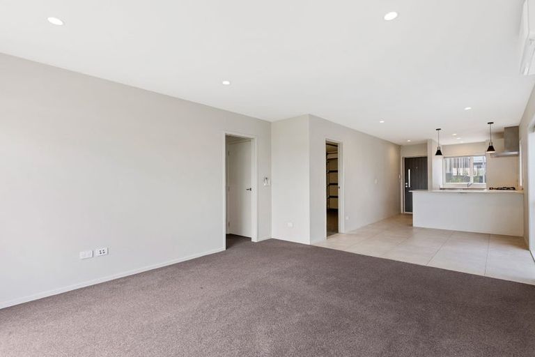 Photo of property in 8 Recovery Road, Papakura, 2110