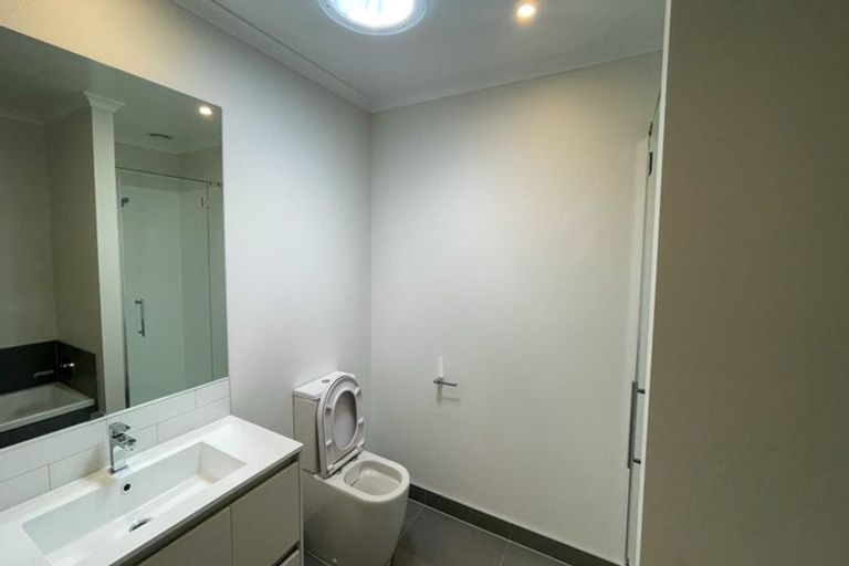Photo of property in 26 Manarini Road, Westgate, Auckland, 0614