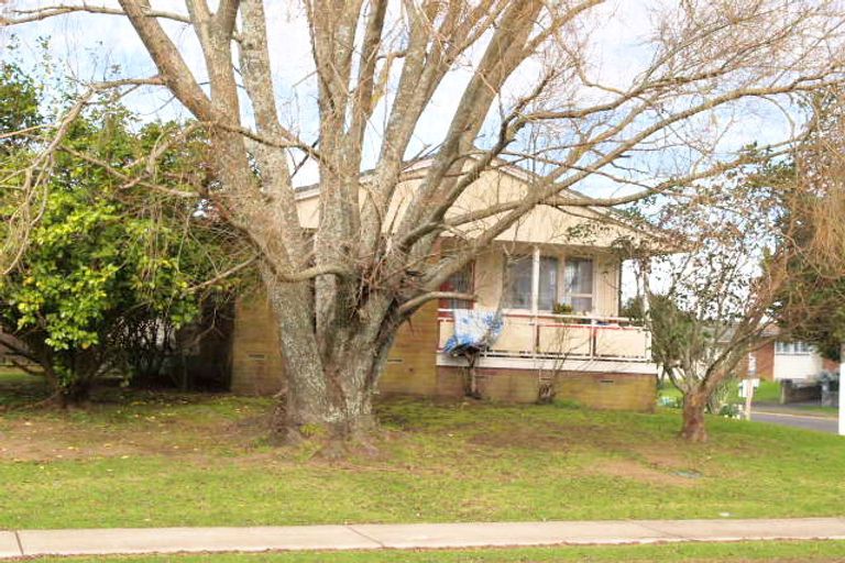 Photo of property in 8 Calthorp Close, Favona, Auckland, 2024
