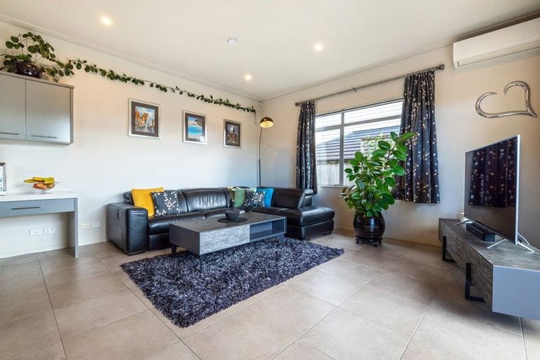 Photo of property in 31 Oakway Drive, Schnapper Rock, Auckland, 0632