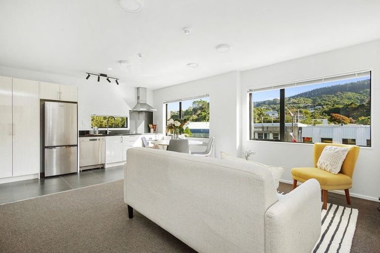 Photo of property in 3/232 Main Road, Tawa, Wellington, 5028